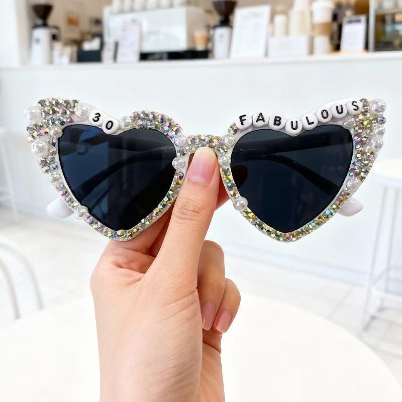 Heart-Shaped Women's Party Sunglasses with Pearls - Stylish Glasses for Weddings and Birthdays.
