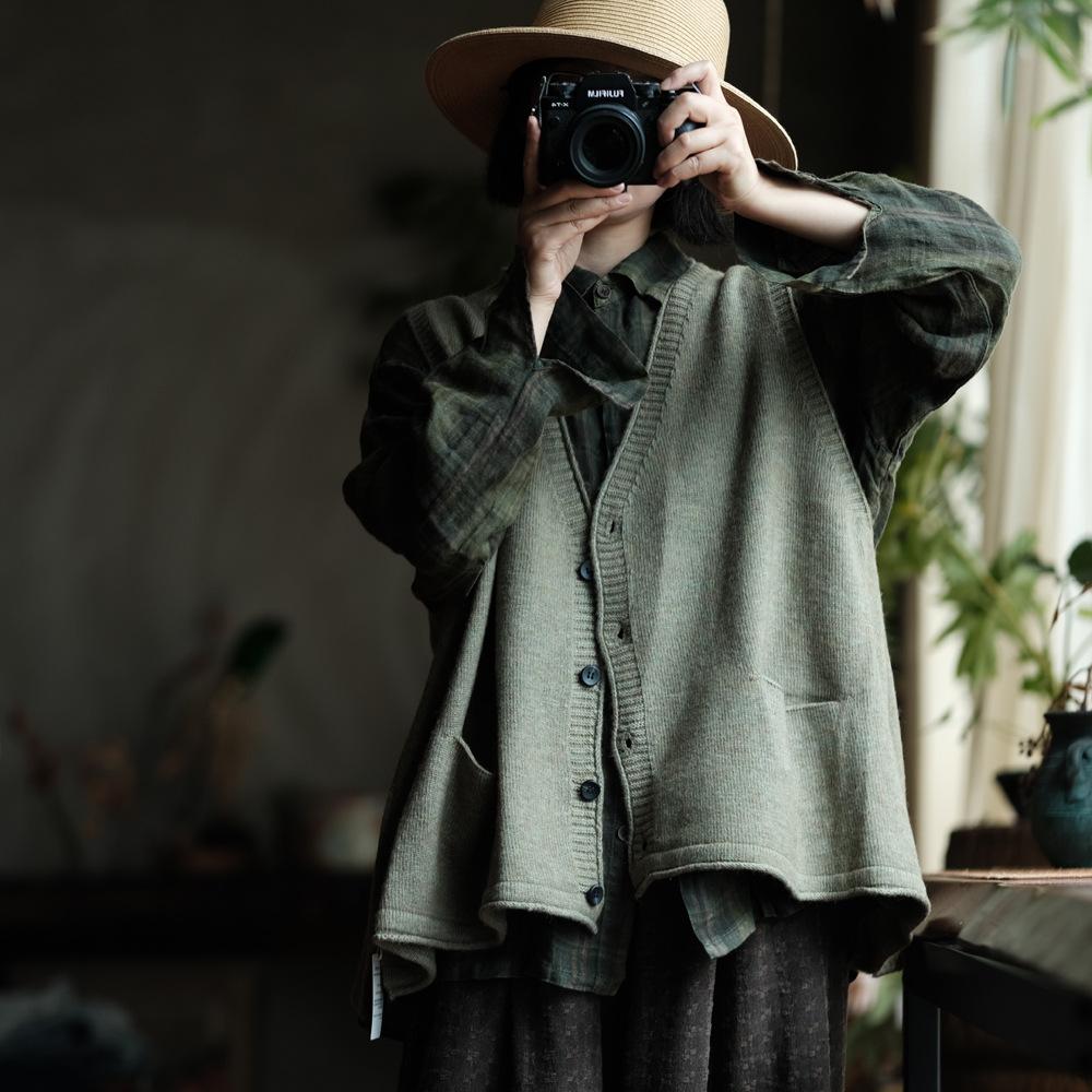 

Johnature Женские винтажные вязаные жилеты свитера однотонные осенние карманы на пуговицах с V-образным вырезом повседневные мягкие женские свитера жилет One Size зелёный