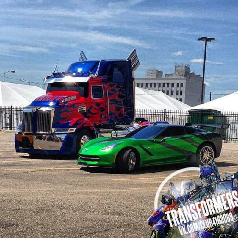 1/24 TRANSFORMERS 5 2016 Crosshairs Chevy Corvette Stingray Diecast Model