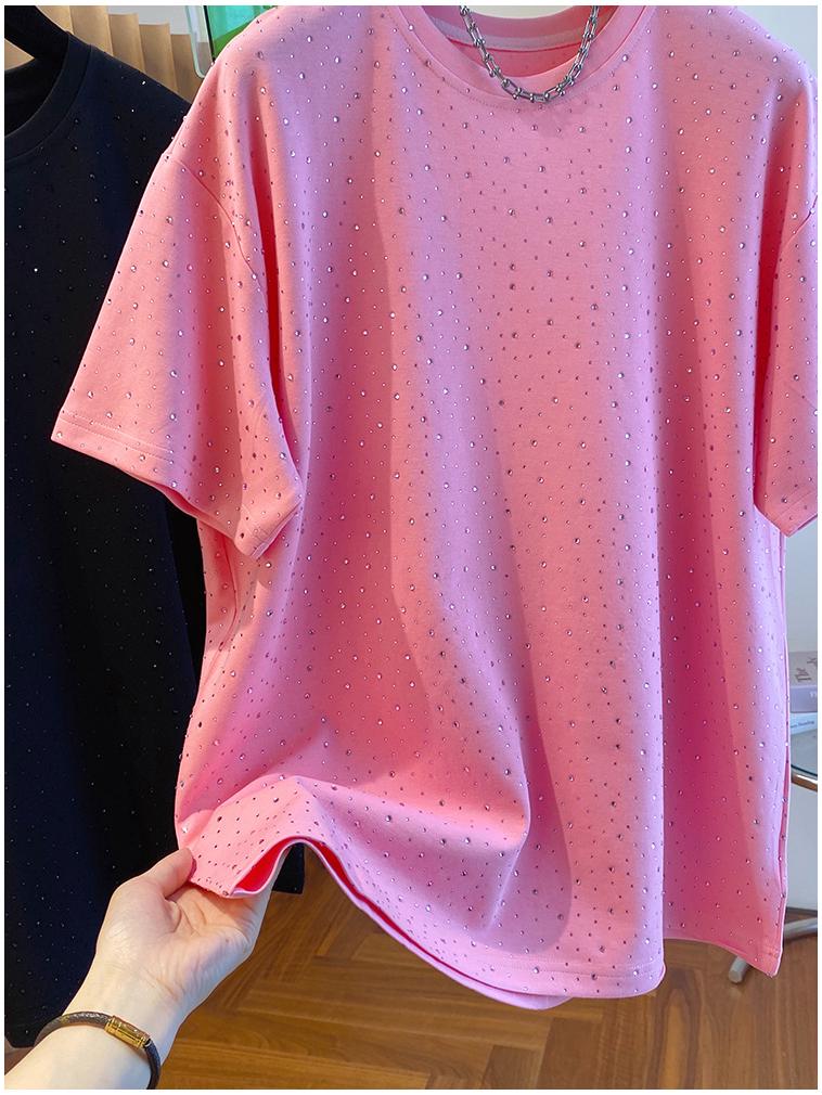 Camiseta Preta de Algodão de Manga Curta para Menina Gordinha com Design de Diamante Brilhante