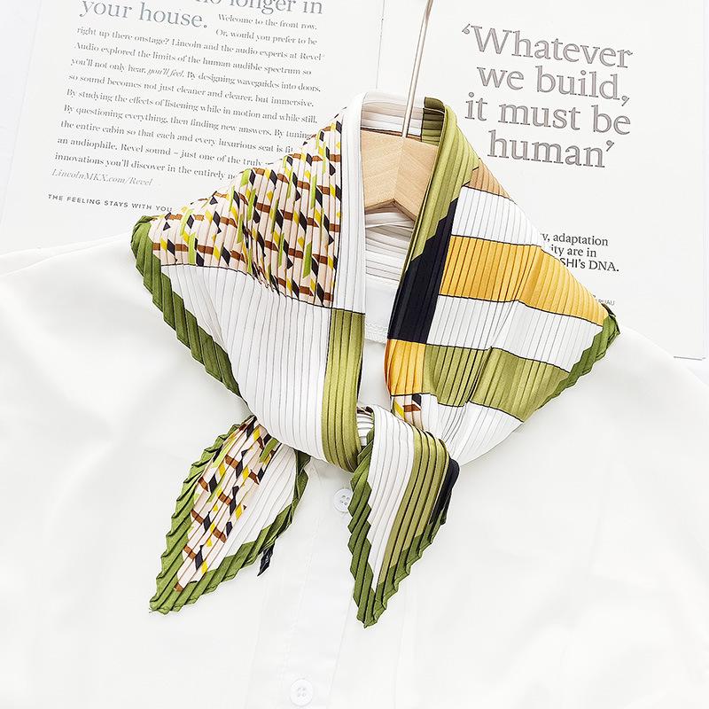 Retro Color Block Crinkled Square Scarf - 70cm Pleated Neckerchief in Imitation Silk for Women