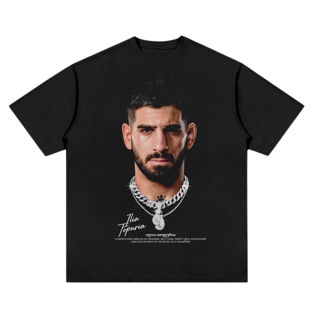 Ilia Topuria Champion UFC Portrait Vintage Avec Chaîne Citation Motivante T-shirt Graphique Unisexe Col Rond Manches Courtes