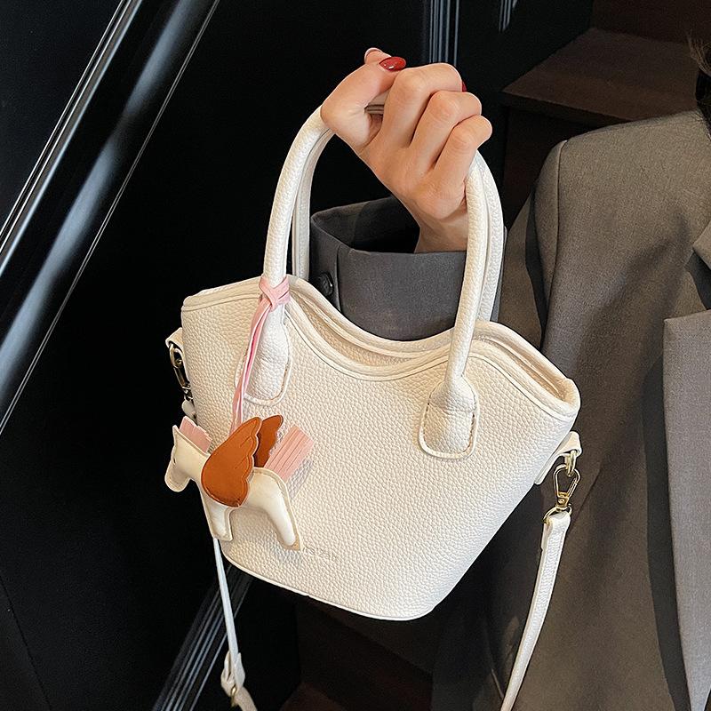 Premium Sense of Foreign Style Small Bag Women 2025 New Popular Versatile Messenger Bag Fashion Super Fire Portable Bucket Bag