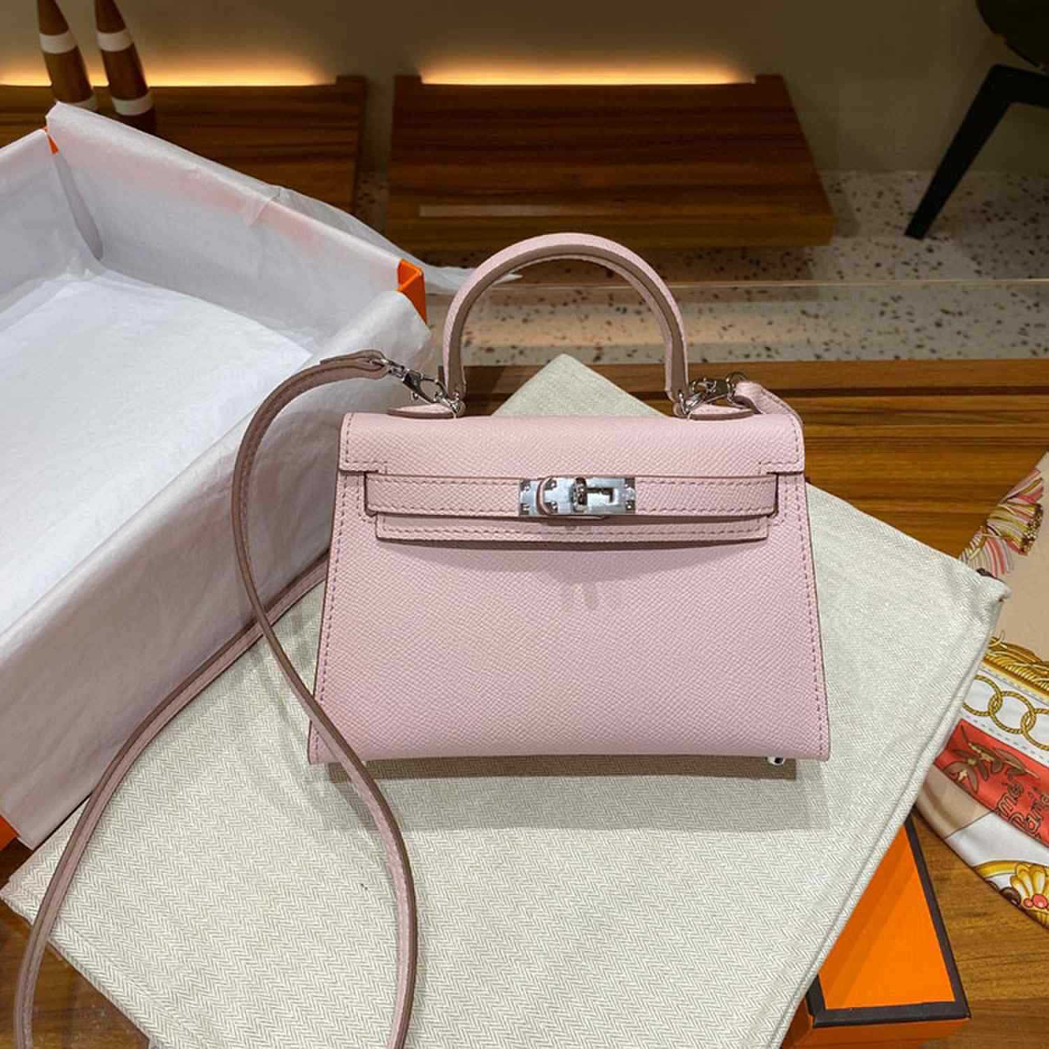 

Сумка второго поколения Advanced Handprint Kraft 19 дюймов для женщин, новая универсальная ручная сумка через плечо, классическая модная сумка 19 x 12 x 5.5cm+with gift box