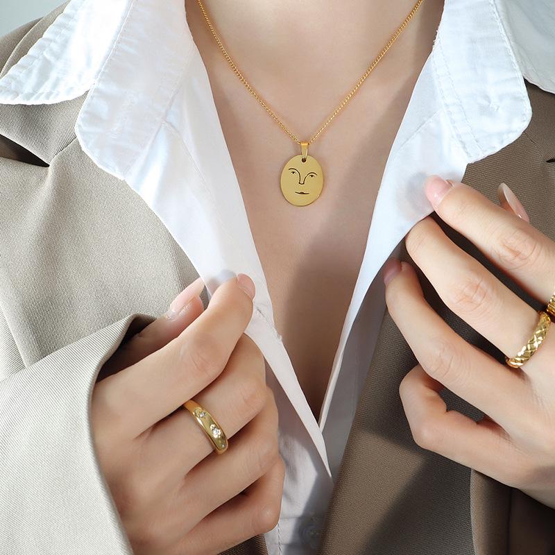 Creative Smiley Face Portrait Pendant Necklace - Gold Plated Titanium Steel Clavicle Chain, European & American Style