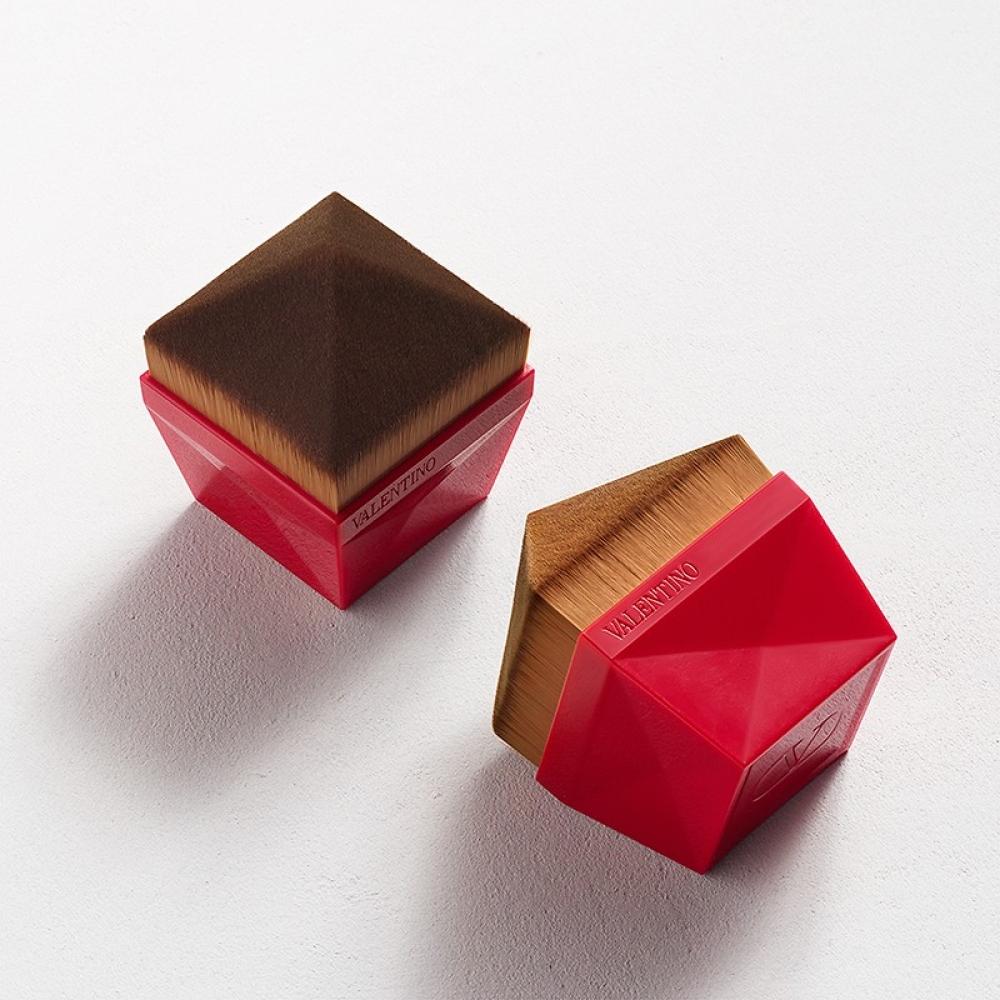 Valentino V Foundation Brush 70g