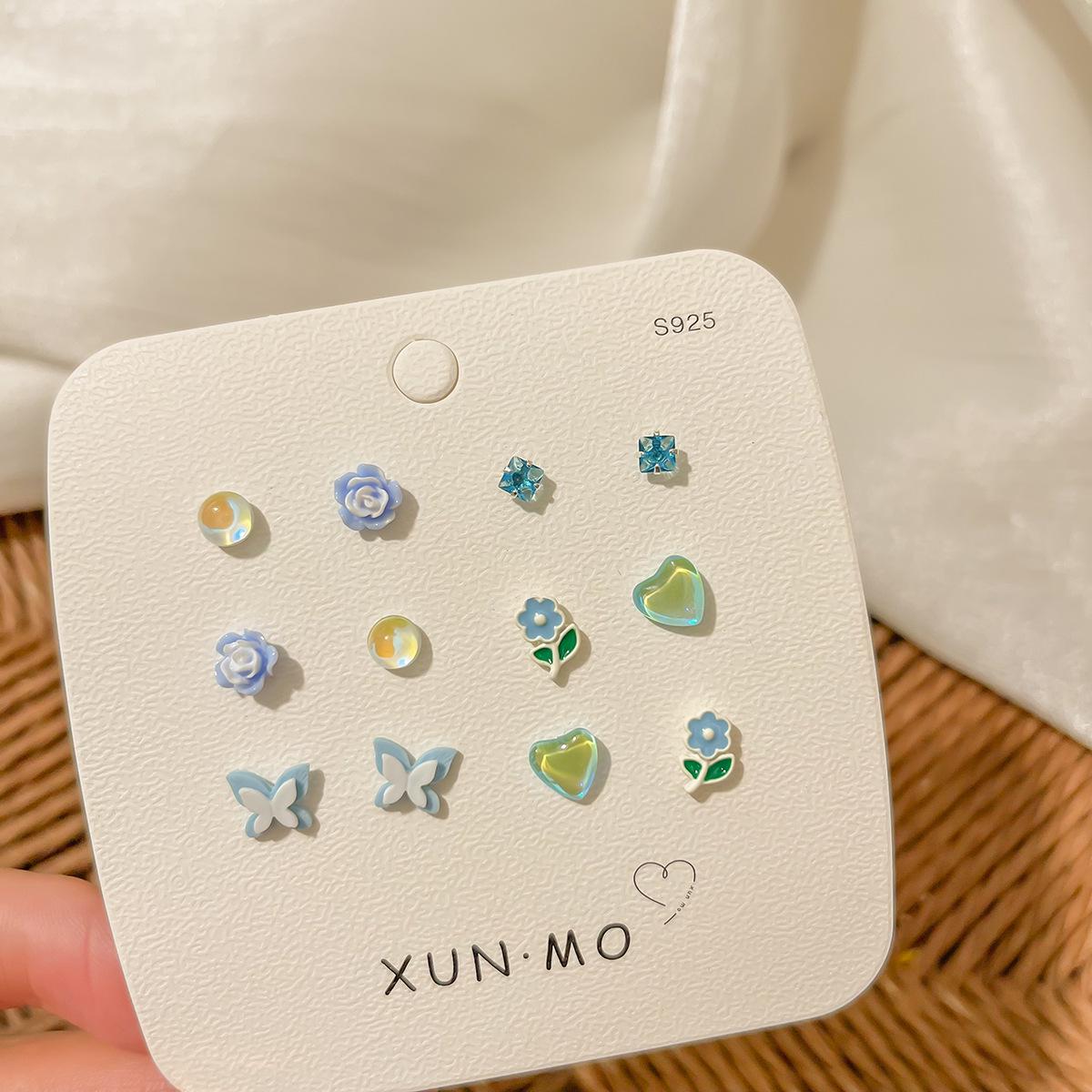 

Летний комплект из серебряных сережек-игл: Милые, универсальные, маленькие, свежие, милые серьги-гвоздики в форме косточки