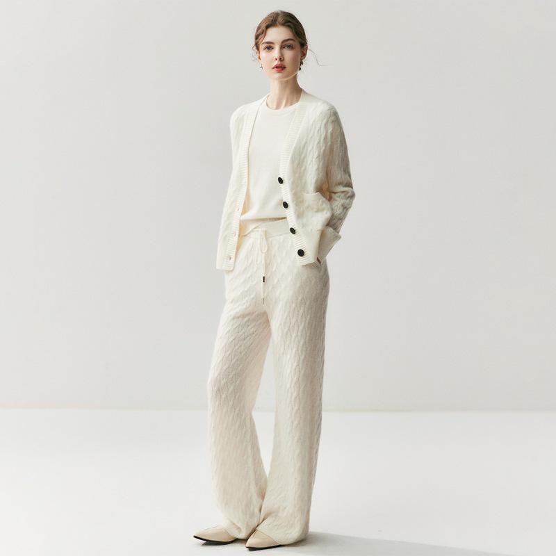 

2025 Women s Cashmere Cable Knit 3-Piece Set: Cardigan, Sleeveless Vest, and Wide-Leg Pants. M