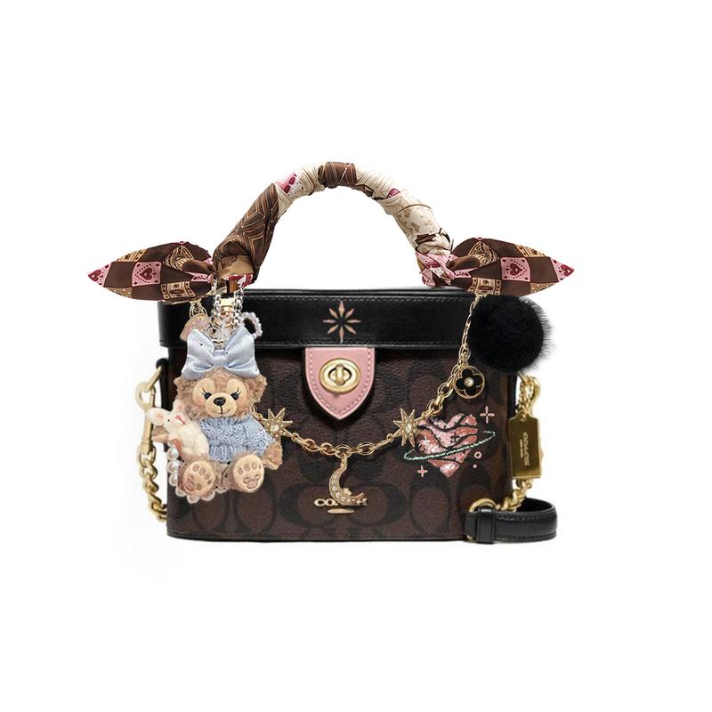 

COACH handbag [Customized bag] Kay 20 classic presbyopia logo logo zipper closure star moon sun chain doll fur ball ribbon embossed basic style чорний