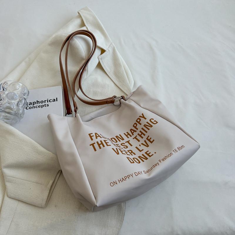 2022 Trendy Urban Chic Large Capacity Shoulder Bag For Women Pu Tote Bag OffWhite