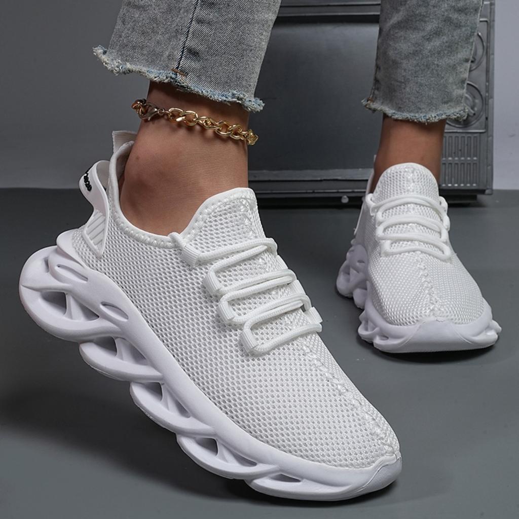 Men Shoes Lightweight Sneakers White Outdoor Breathable Mesh Black Casual Shoes For Men Athletic Jogging Tennis Shoes