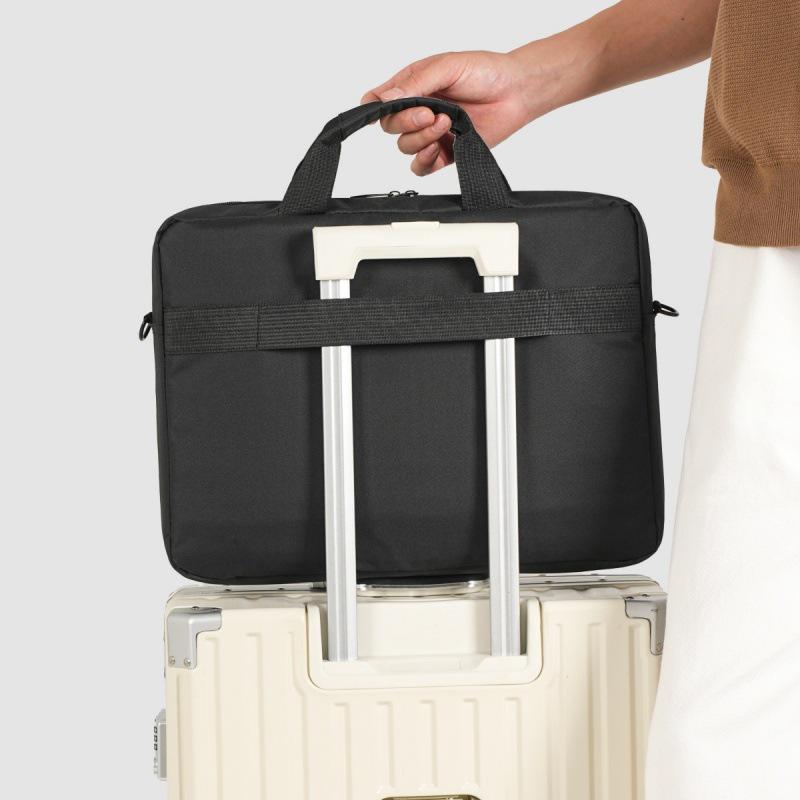 Fashionable Business Laptop Briefcase: Spacious Shoulder Bag with Customizable Logo