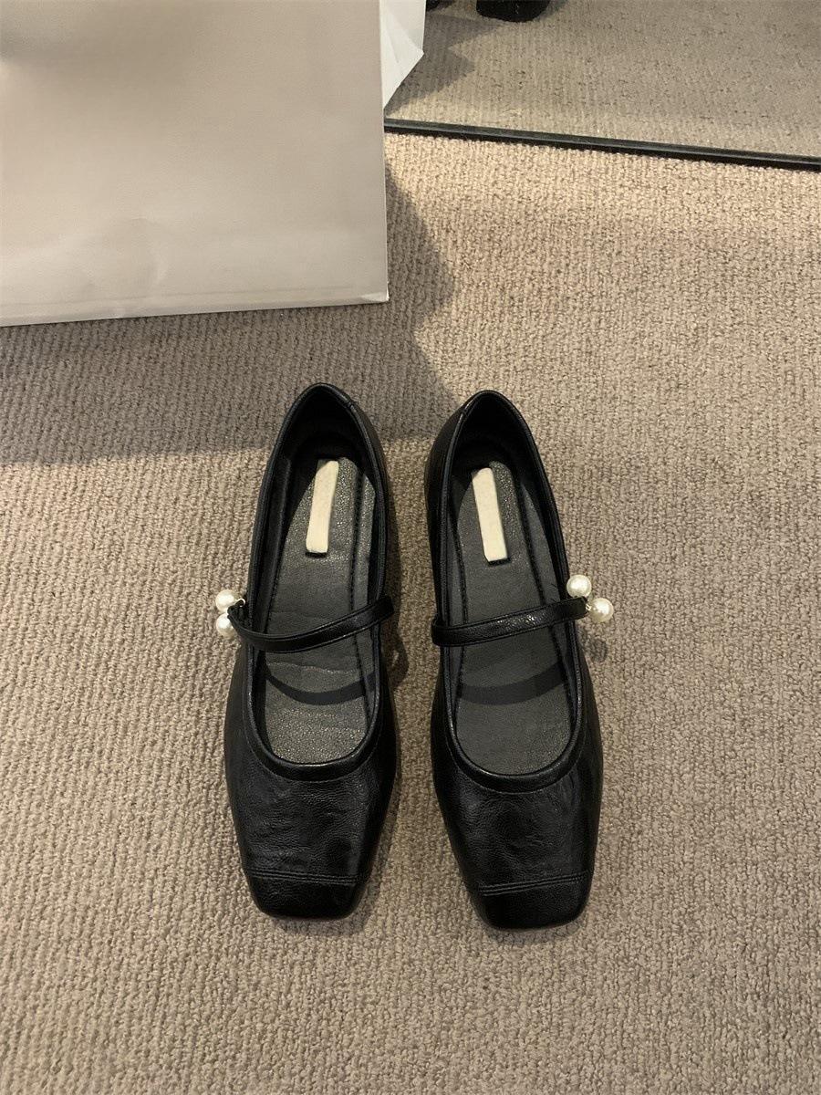 

2024 Весна и Осень Новые Туфли Мэри Джейн в стиле ретро Туфли женские Light Mouth Туфли на плоской подошве с одним словом Pearl Туфли на французском языке Temperament Single 39 чёрный