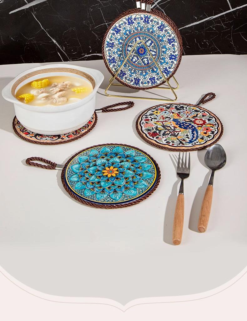 High-Temperature Resistant Insulated Table Mat: Pot Holder, Placemat, and Anti-Scald Protection for Dishes, Bowls, and Casseroles