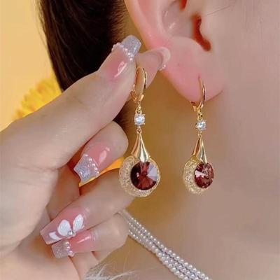 2024 High-End Funkelnde Diamant-Kristall-Ohrringe: Exquisites Light-Luxury-Design für Frauen
