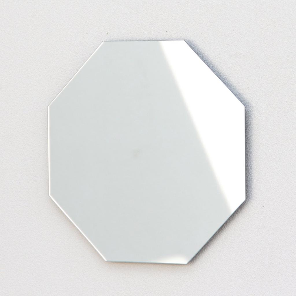 Mirror Wall Hanging Entrance Octagon Octagon Made in Japan Feng Shui Good Luck 35 x 35cm Rental Stickable Design Kagami Shape [Apartment Mirror]
