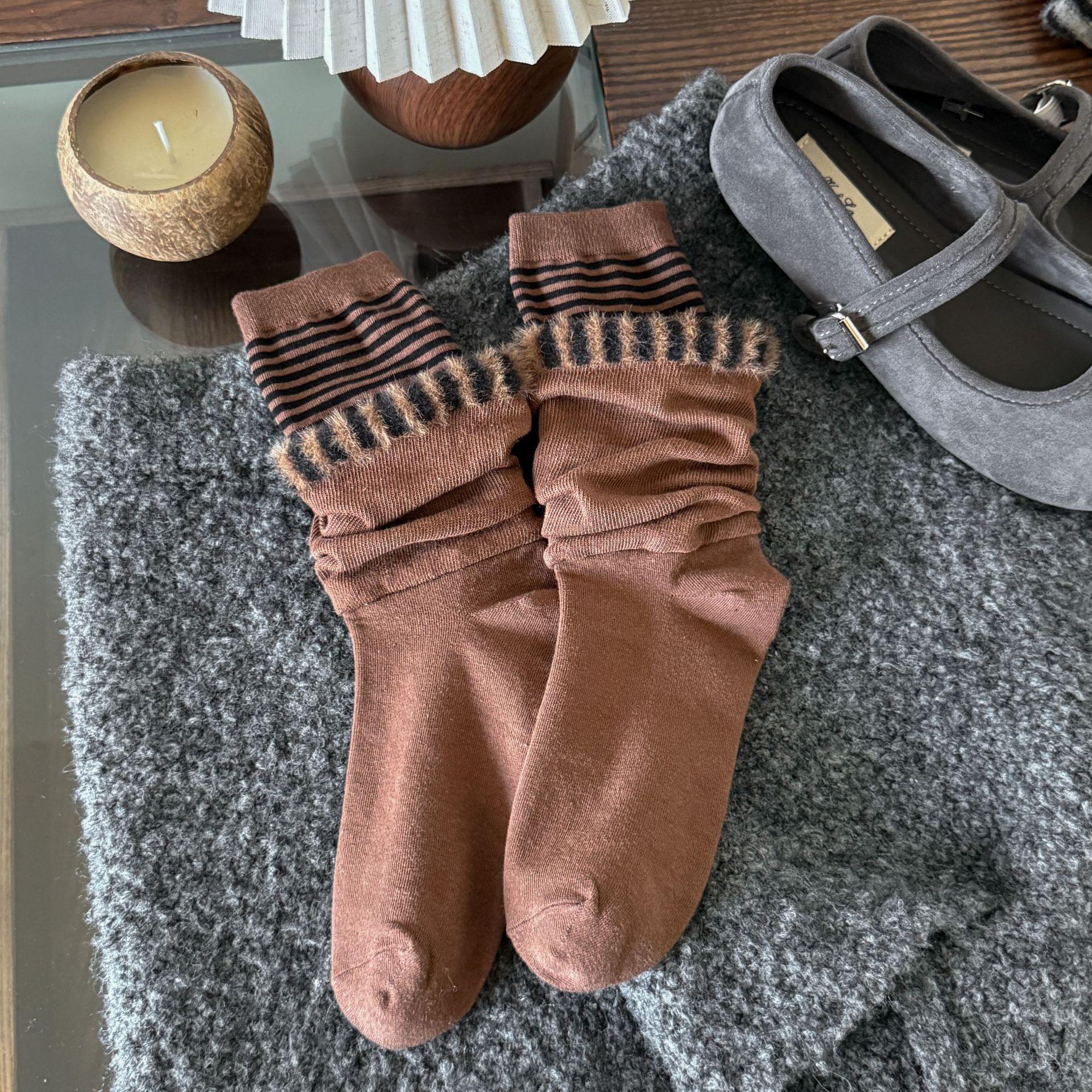 

Женские осенне-зимние трендовые однотонные носки-гольфы в полоску с двойной строчкой из чистого хлопка 1 pair кофейный