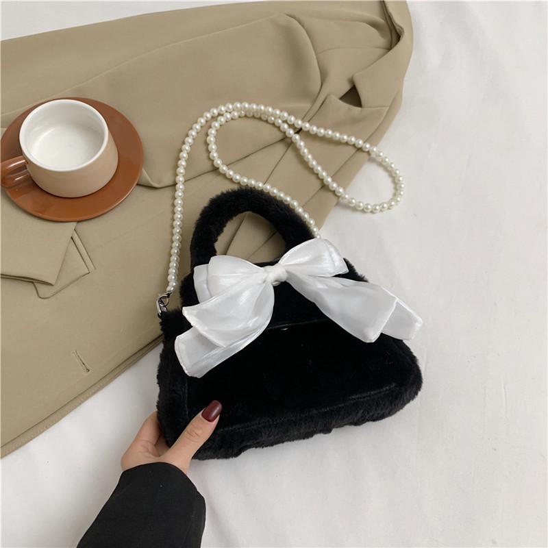 Sweet Bow Women's Faux Fur Shoulder Bags Fashi Pearl Chain Ladies Plush Crossbody Bag Simple Female Fluffy Purse Handbags
