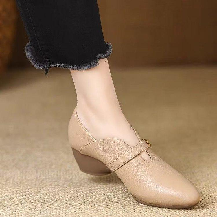 Fashion Women Mary Jane Shoes 2025 New Fashion Height Increase Soft Sole Leather Shoes Comfortable Outdoor Non Slip Middle Heel Shoes
