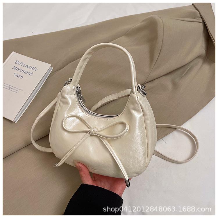 Niche Design Bag Women's 2025 New Summer Versatile Messenger Bag Exquisite Handbag Super Fire Small Bag