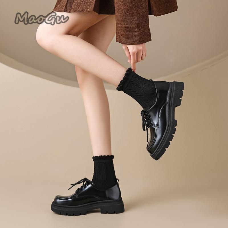 Autumn Winter Plush Thick Sole Loafers Black Lace Up Retro British Style Leather Mid Heel Pumps Shoes for Women Zapatos De Mujer