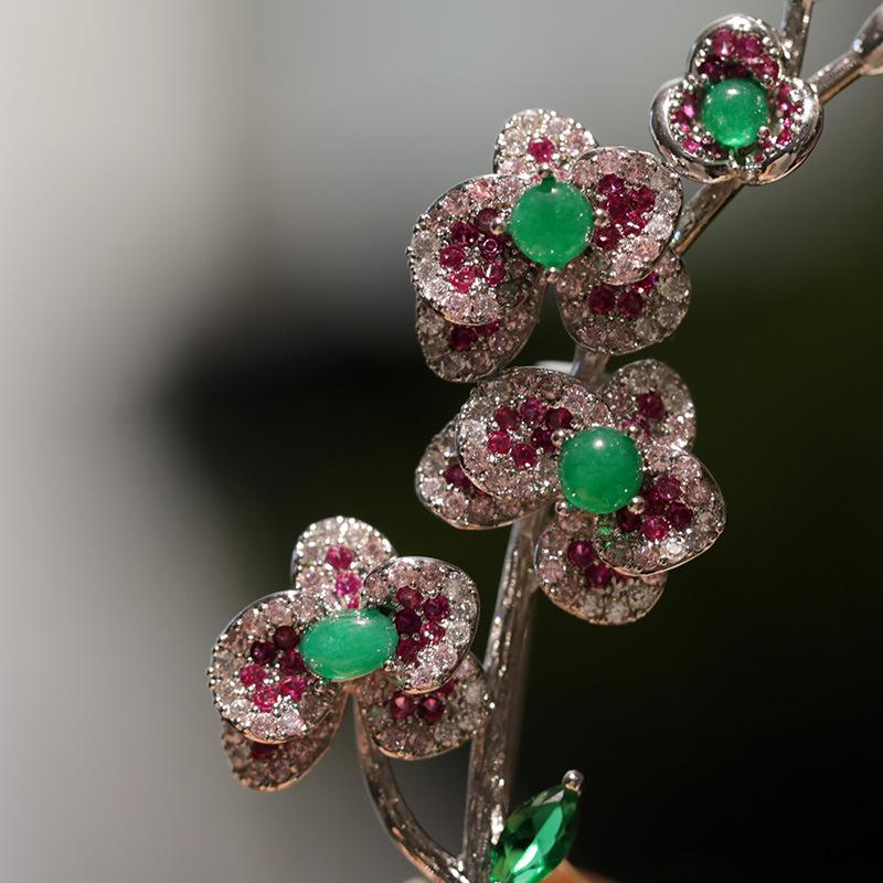 Lingxin Jewelry Plum Blossom Brooch with Freshwater Pearl & Green Agate - Live Stream Favorite & Commemorative Gift