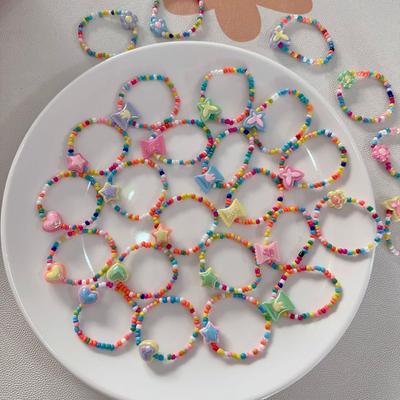 Buntes Perlenarmband mit Cartoon-Prinzessinnen für Kinder – süßes, kreatives Süßigkeiten-Design