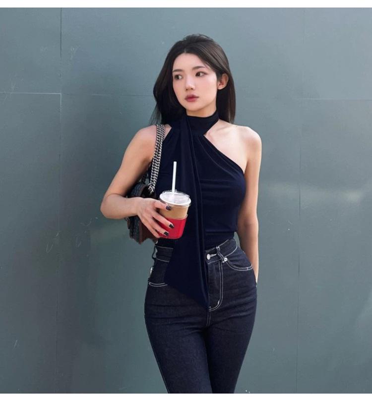 Dongdaemun Slim Fit Halter Top – Dámský univerzální top se stuhou zvýrazňující klíční kost a postavu