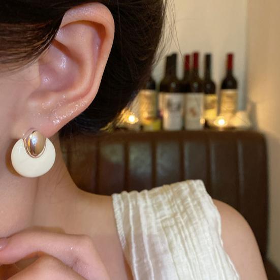 Retro White Stud Earrings Hypoallergenic Office Ladies Earrings Lightweight Alloy