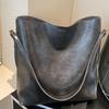Large-capacity commuter bag women's autumn new fashion retro tote bag autumn and winter broadband armpit bag