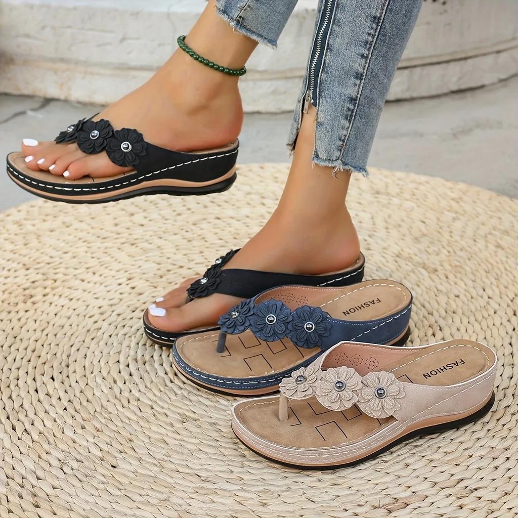 Exquisite Damen Keilsandalen mit Blumendekor, lässige Zehensteg-Flip-Flops mit dicker Sohle, bequeme Sommer- und Frühlingssandalen