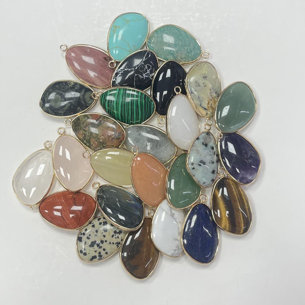 1 Stück, Energie-Naturstein-Anhänger, Böhmischer Stil Handgefertigt Unregelmäßiger Kristallachat Amethyst Jade Edelstein Anhänger für Schmuckherstellung DIY 20×35mm