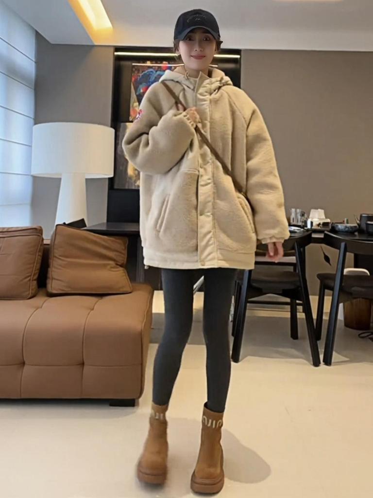 Women's European-Style Hooded Lambswool Jacket - 2024 Autumn/Winter Versatile and Warm Cotton-Padded Coat