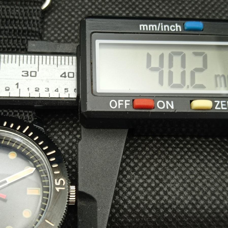 CEAS DE MÂNĂ BĂRBĂTESC ELVEȚIAN TITUS REFURBISHED BEZEL MOBIL CADRAN NEGRU 40MM a425319-2 RL-a425319