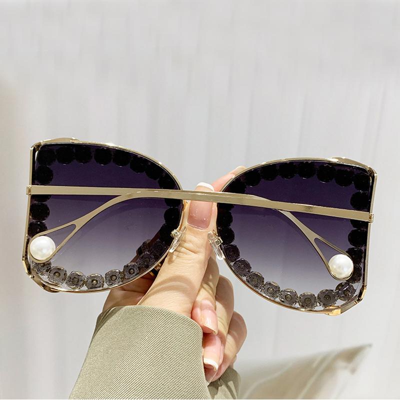 Fashion Vintage Diamond Oversized Sunglasses Women Luxury Brand Designer Sun Glasses Big Frame Punk Crystal Rhinestone Shades
