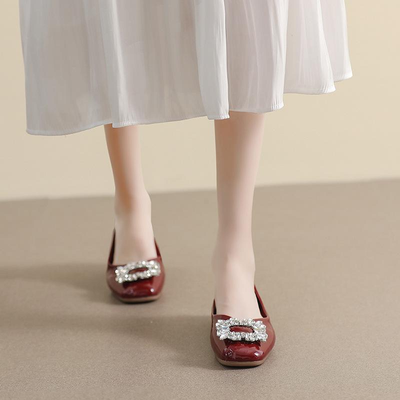 Fashion Black/Red Japanned Leather Flats Woman Crystal Buckle Shoes Ladies Square Toe Ballets Female Slip On Lofers Brides Wedding Shoes