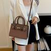 Small-scale Minimalist Handbag with A Slouching Design, Elegant Women's Bag for Carrying On The Shoulder.
