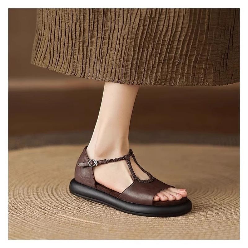New Retro Shoes Versatile Flat Beach Slippers