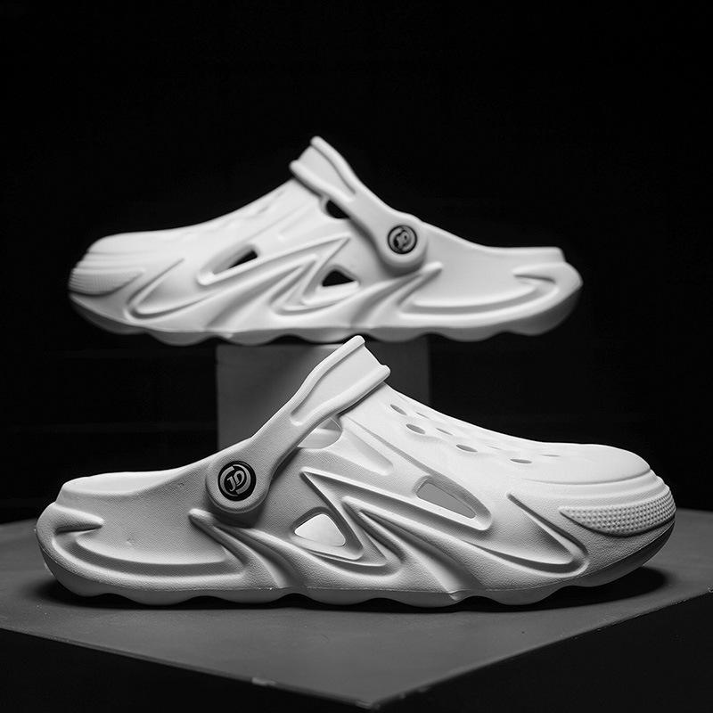 2025 Herren Atmungsaktive Dicksohlige Zehengeschlossene Gartensandalen für Strand & Outdoor