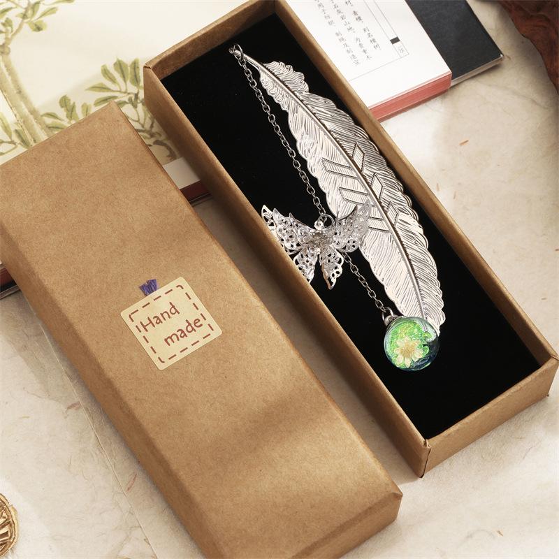 Exquisite Chinese-Style Feather Leaves Metal Bookmark Gift Box – Perfect for Teacher's Day & Birthdays