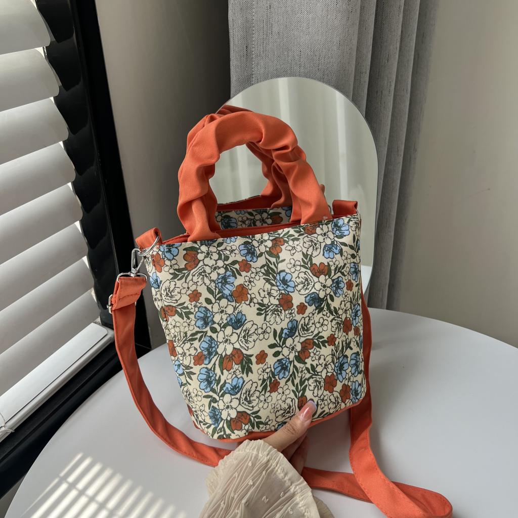 Sommerliche Nylon-Beuteltasche mit Vintage-Blumenmuster, Schultertasche, Umhängetasche, künstlerisches Blumenmuster für Damen