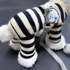 Süßer Weicher Baumwoll-Gestreifter Hundepyjama Vierbeiner Atmungsaktiver Haustier-Schlafanzug Anti-Haarausfall Welpenkleidung Haustierbedarf