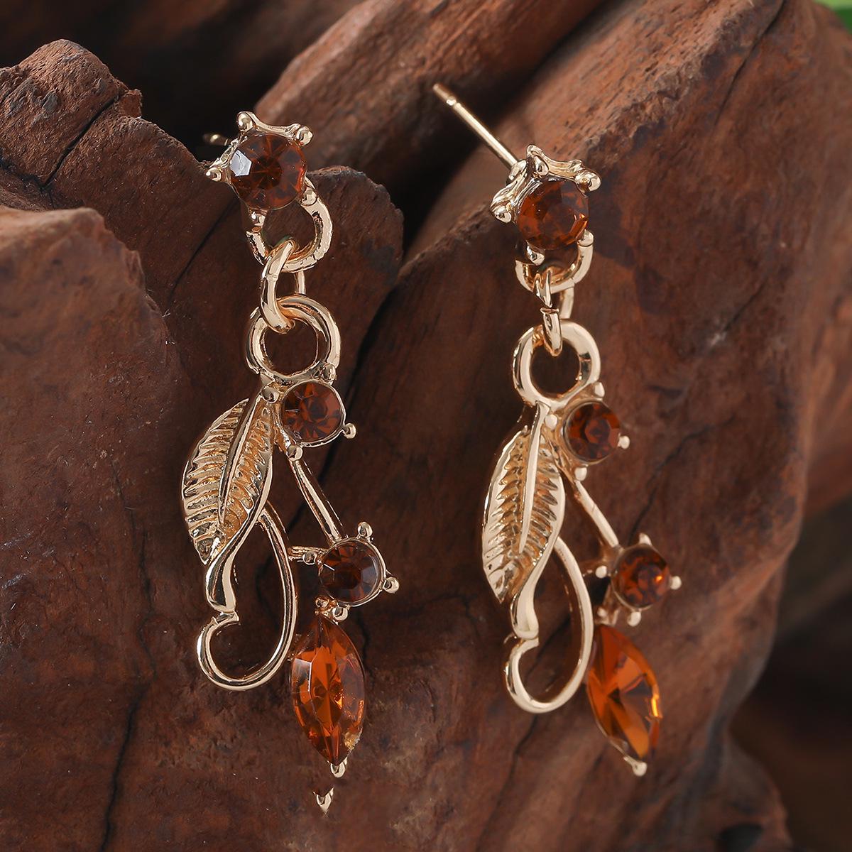 Elegant Leaf Heart-Shaped Women s Stud  Long Earrings in Ins Style