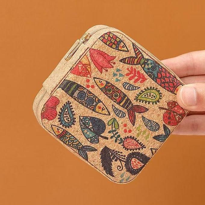 

Portable Retro Cork Jewelry Box for Travel - Earring, Ring, Necklace Organizer 10x10x5 cm