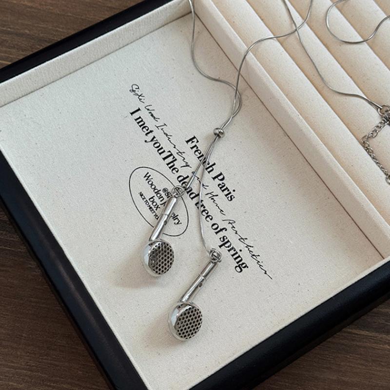 

Fashionable and Creative Metal Earphone Pendant Necklace Neutral Punk Cool Sweater Chain Daily Jewelry Gift
