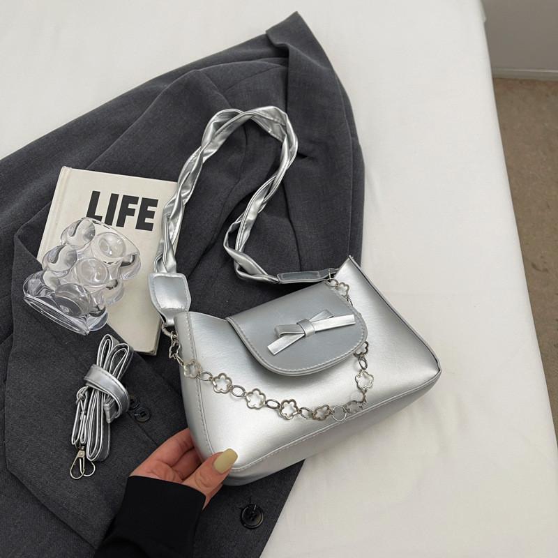 Stylish Chain Strap Women's Bag 2024 New Fashionable Bow Design In Solid Colors