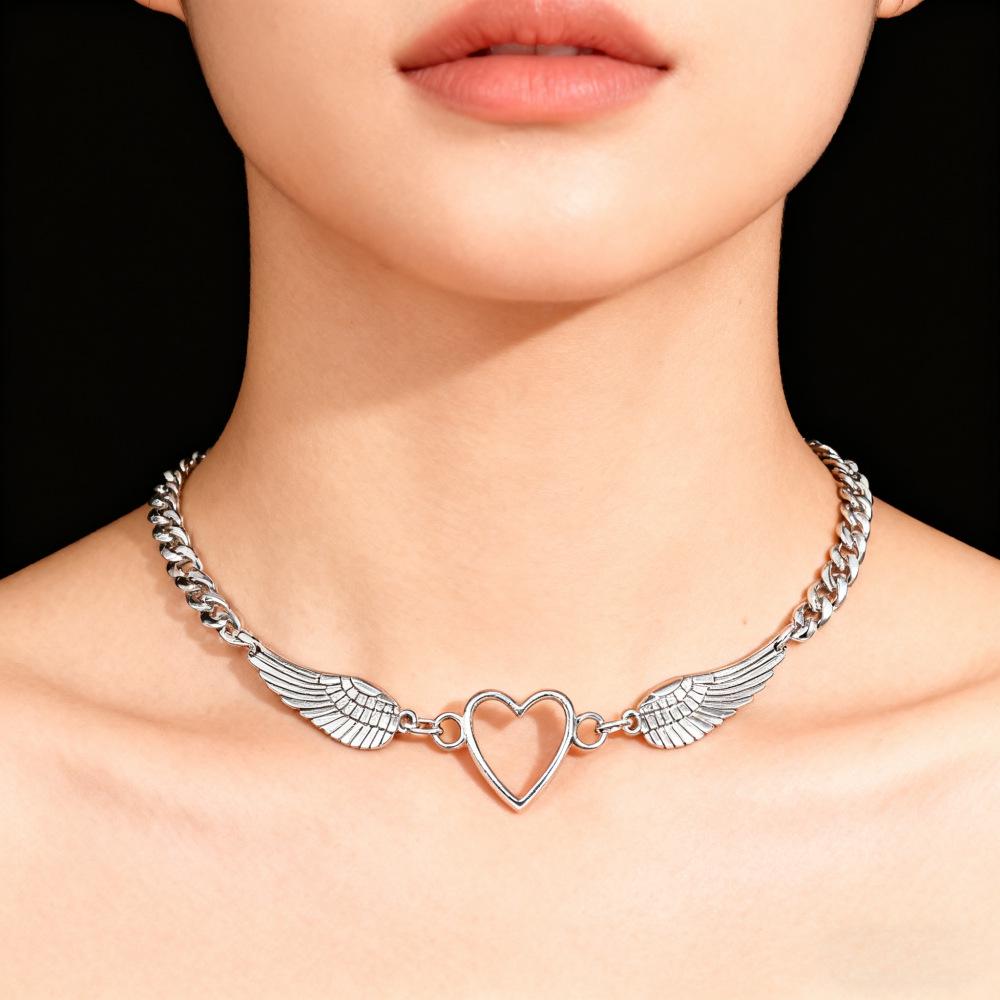 Engelsflügel-Herz-Anhänger-Halskette: Vielseitiges Legierungsfeder-Design für Männer & Frauen