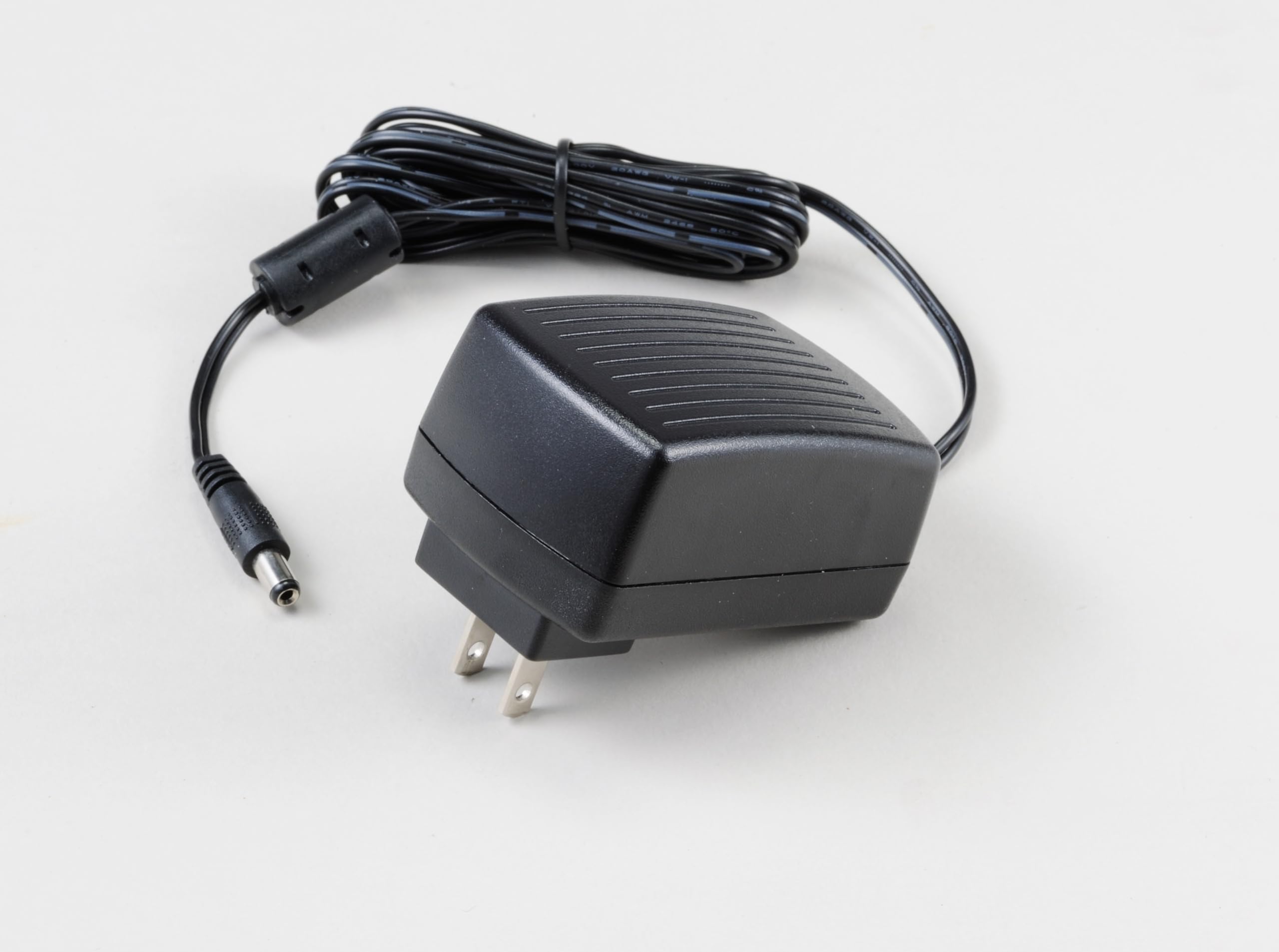 

AC Adapter for Hug Series Wool Sewing Machines (Renewed) чёрный