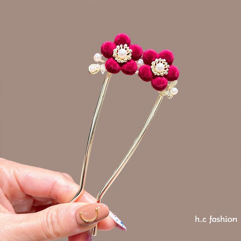 Elegant U-Shaped Butterfly Tassel Hairpin - Ancient Style Floral Accent for Qipao