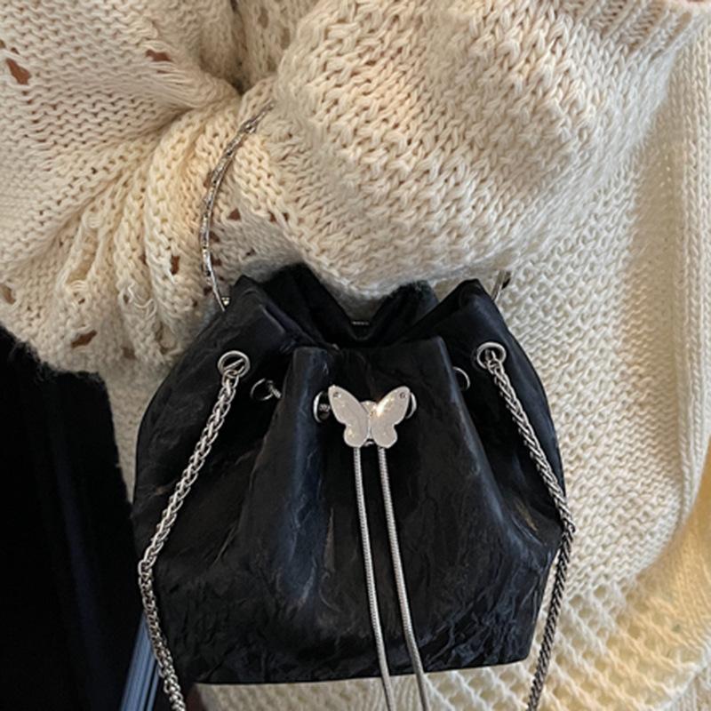 A Niche and Fashionable Hand-held Small Bag A Trendy and Stylish Chain Crossbody Bag and A Commuter Bucket Bag